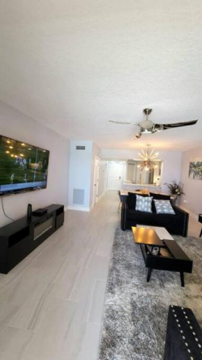 Exclusive Beach Front Condo in North Redington